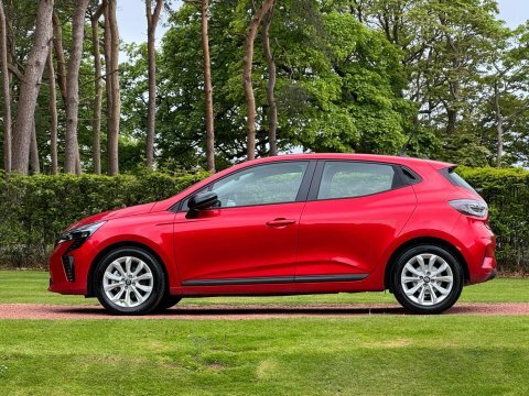 Renault Clio Evolution E-tech HMZ9520 Red #4