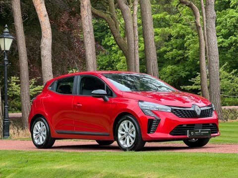 Renault Clio Evolution E-tech Red