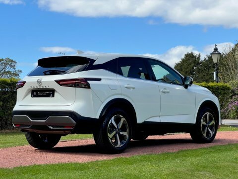 Nissan Qashqai Dig-t N-connecta Mhev DS23KDN White #2