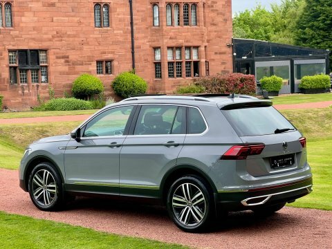 Volkswagen Tiguan 2.0 Tdi Elegance A2KBU Grey #2