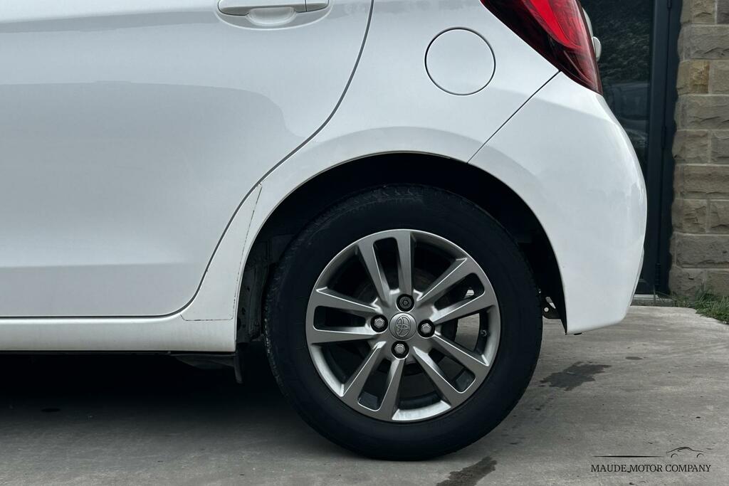 Toyota Yaris 1.33 Dual Vvt-i Icon Hatchback E YT15EEF White #5