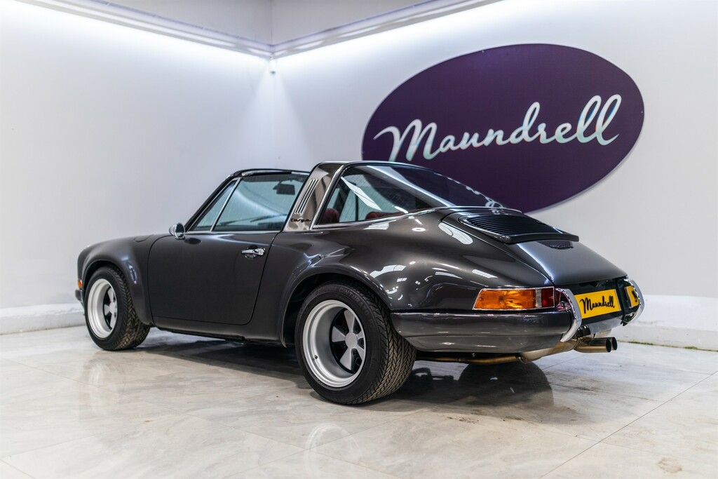 Porsche 911 3.2 Classic Carrera Targa 231 B #4