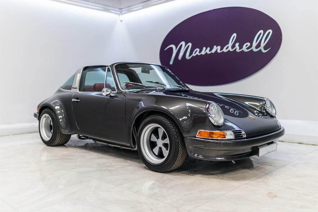 Porsche 911 3.2 Classic Carrera Targa 231 B