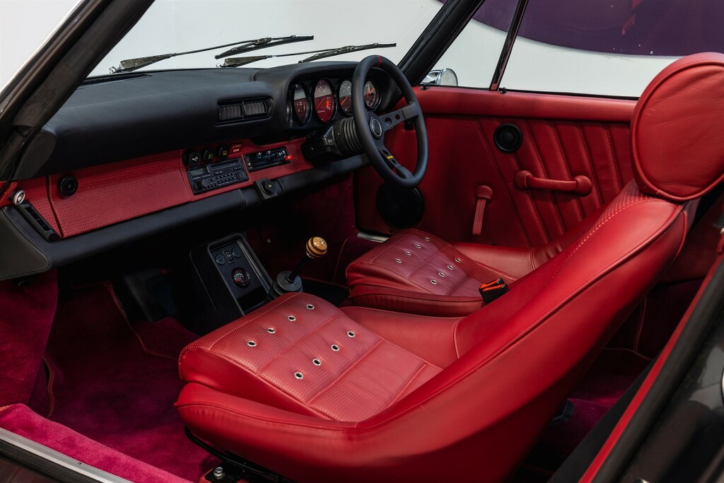 Porsche 911 Targa Black #39