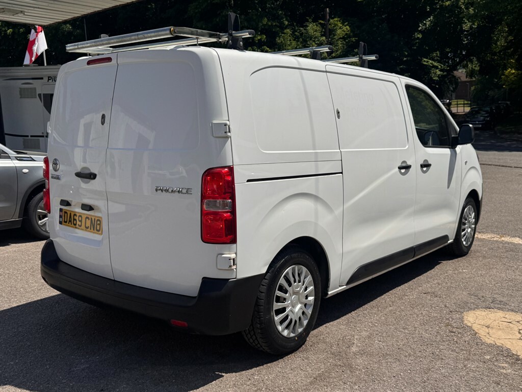 Toyota PROACE 1.5L L1 Icon White #4