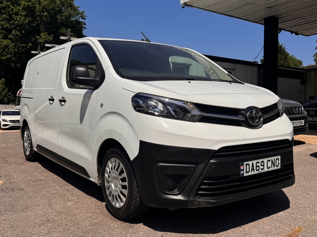 Toyota PROACE 1.5L L1 Icon White