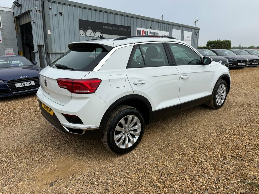 Volkswagen T-Roc 1.6L Se PG19UJR White #3