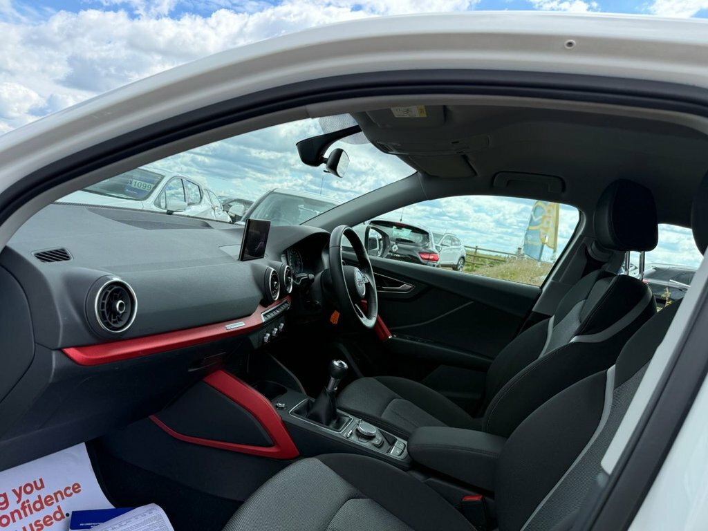 Audi Q2 1.6L Sport YB68LYH White #4