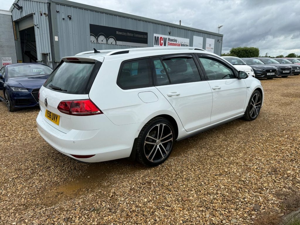 Volkswagen Golf 2L Gtd YE16UVY White #3