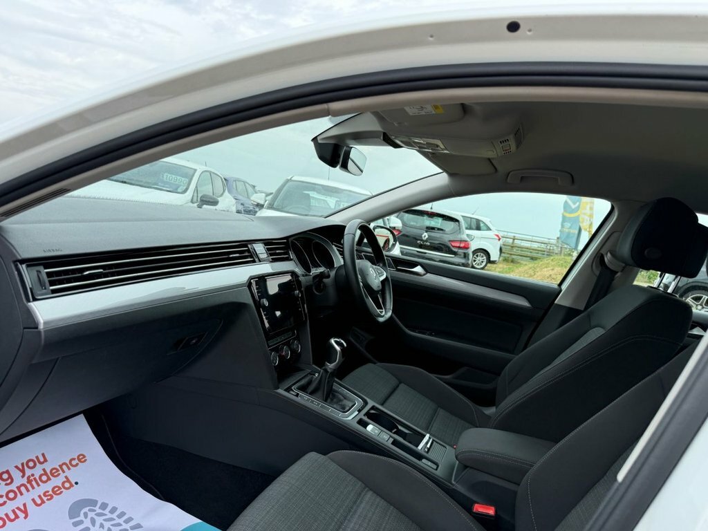 Volkswagen Passat 2L Se Nav YH70RHA White #4