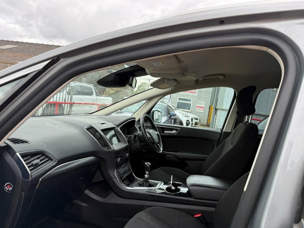 Ford S-Max 2L Titanium Silver #4
