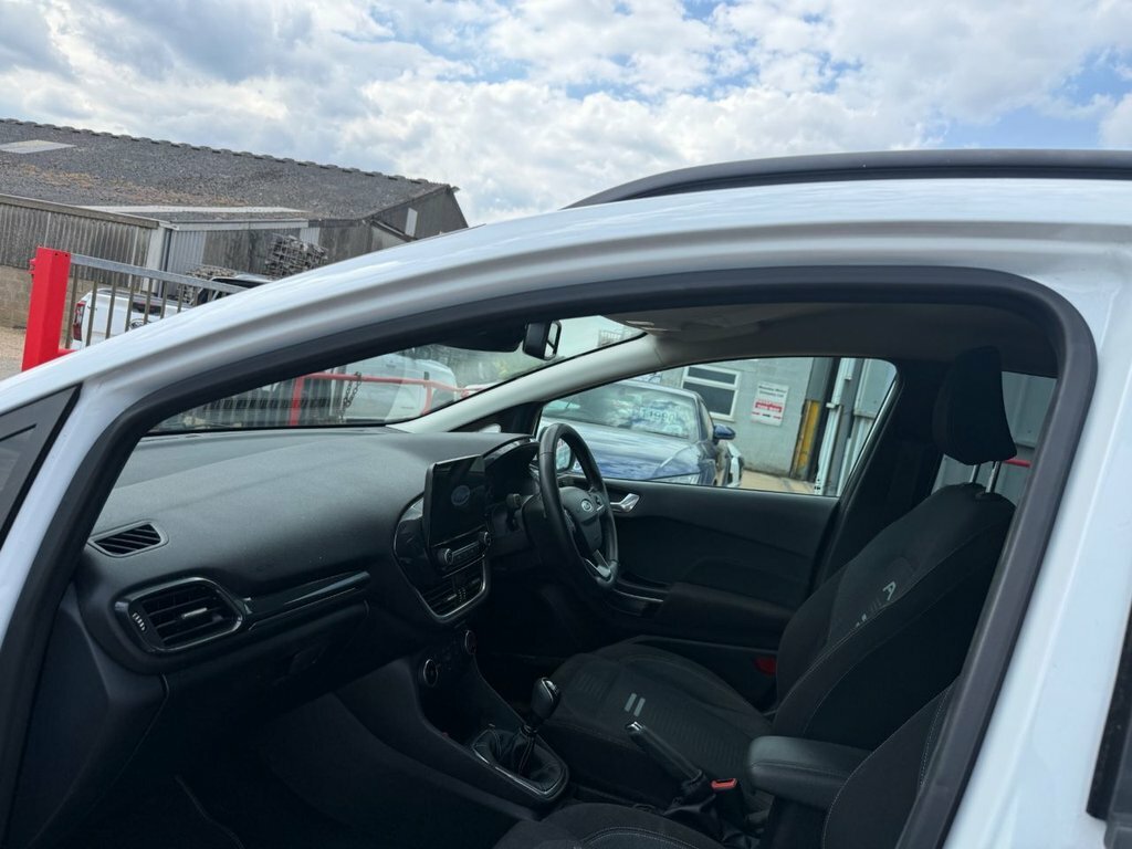 Ford Fiesta 1L Active MX23UZR White #4