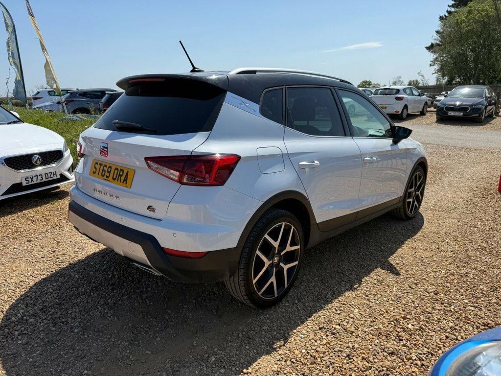 Seat Arona 1L Fr Sport ST69ORA White #2