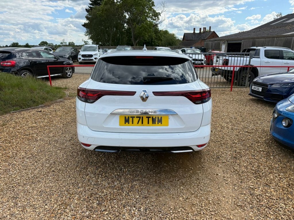 Renault Megane 1.5L Iconic White #6