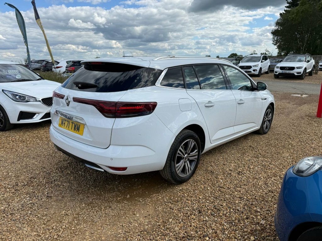 Renault Megane 1.5L Iconic White #3