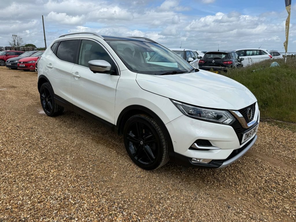 Nissan Qashqai 1.3L N-motion White