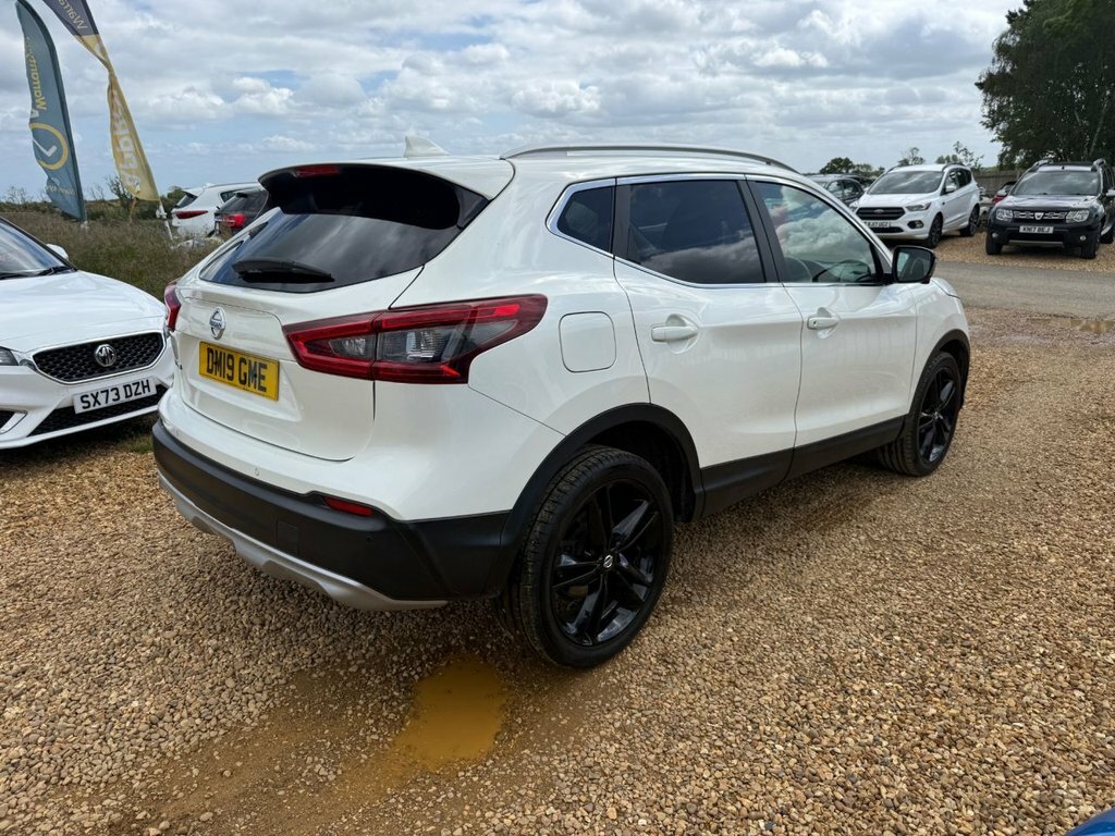 Nissan Qashqai 1.3L N-motion DM19GME White #3