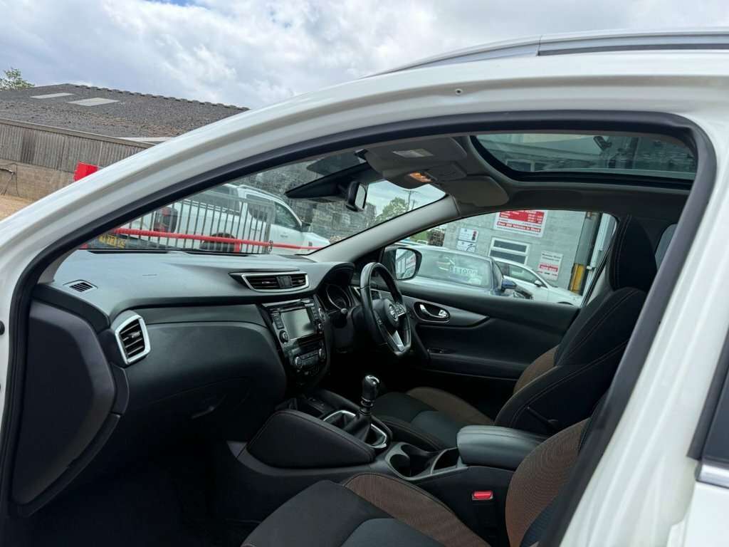 Nissan Qashqai 1.3L N-motion DM19GME White #4