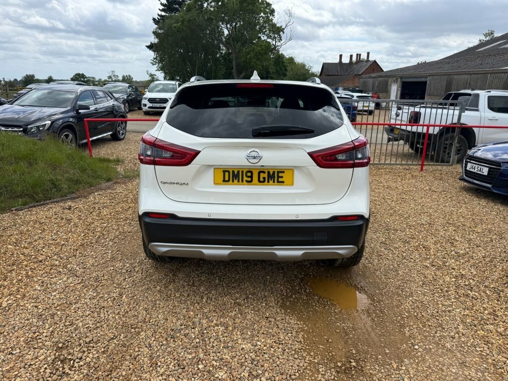 Nissan Qashqai 1.3L N-motion DM19GME White #6