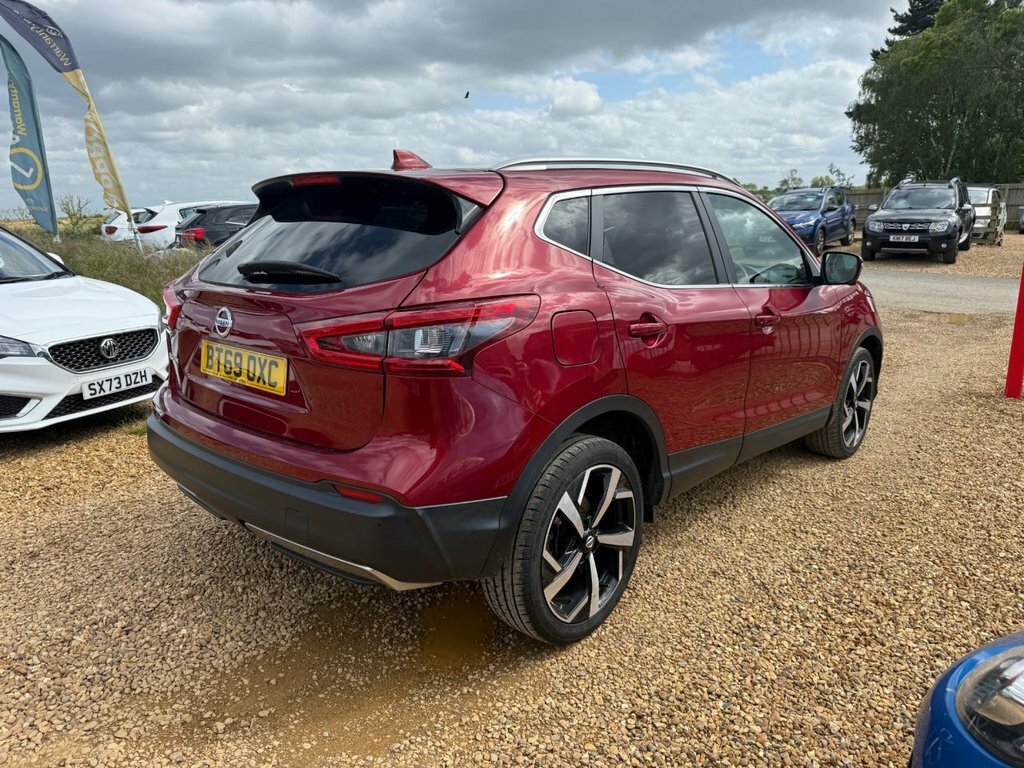 Nissan Qashqai 1.3L Tekna BT69OXC Red #3