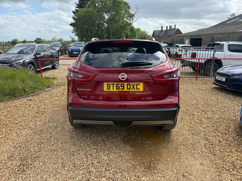 Nissan Qashqai 1.3L Tekna BT69OXC Red #6
