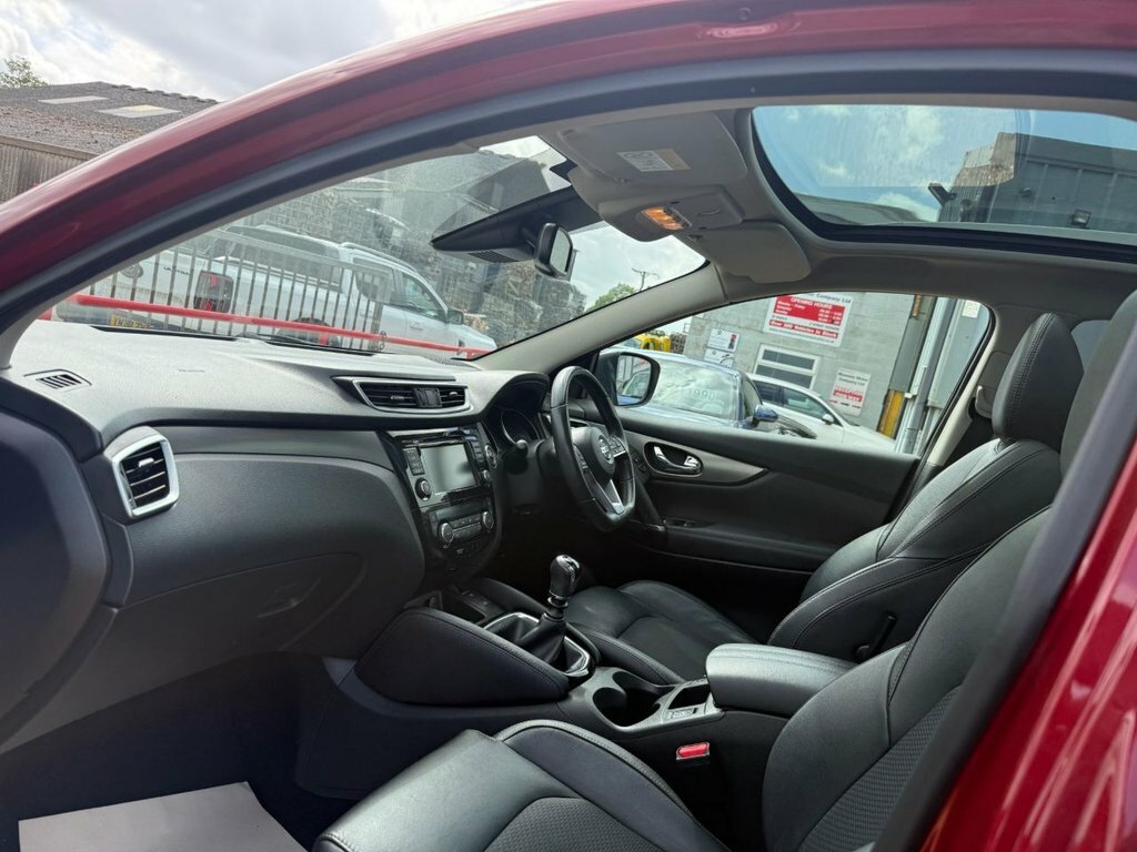 Nissan Qashqai 1.3L Tekna BT69OXC Red #4