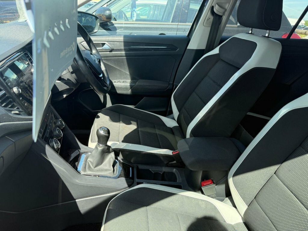 Volkswagen T-Roc 1.5L Sel FP18VAK Grey #4
