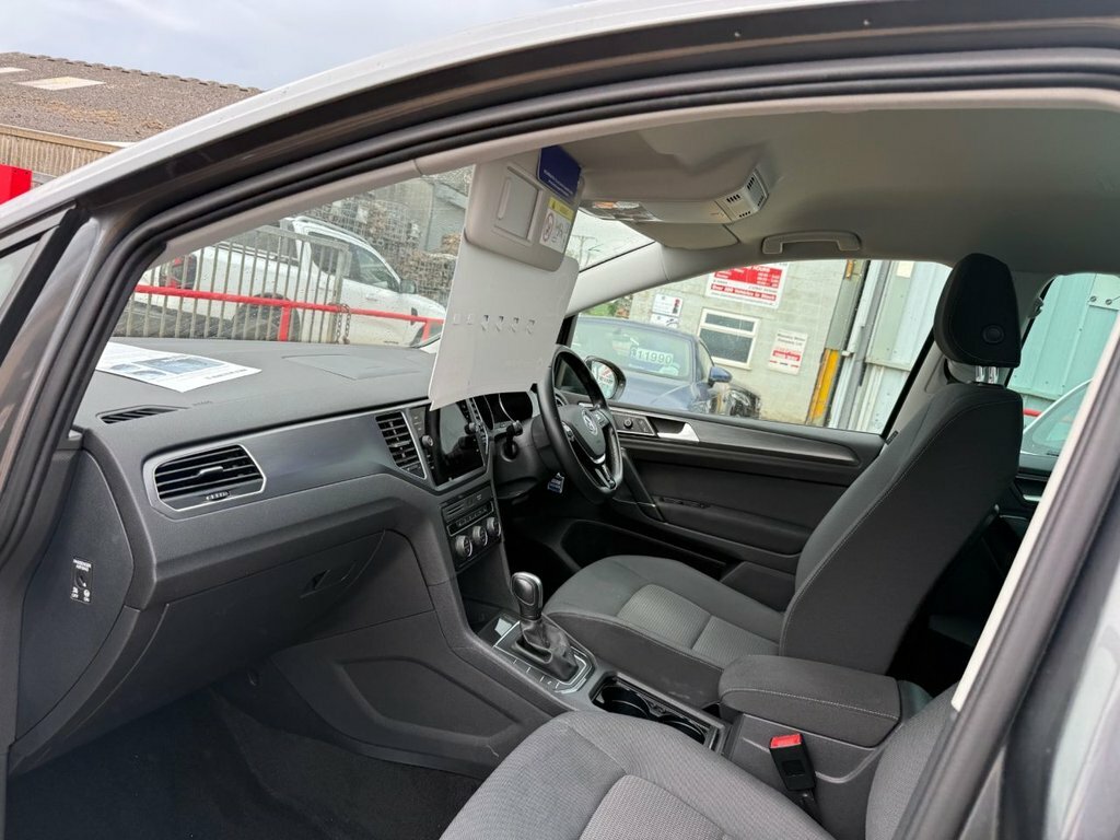 Volkswagen Golf SV 2L Match XUI5894 Grey #4