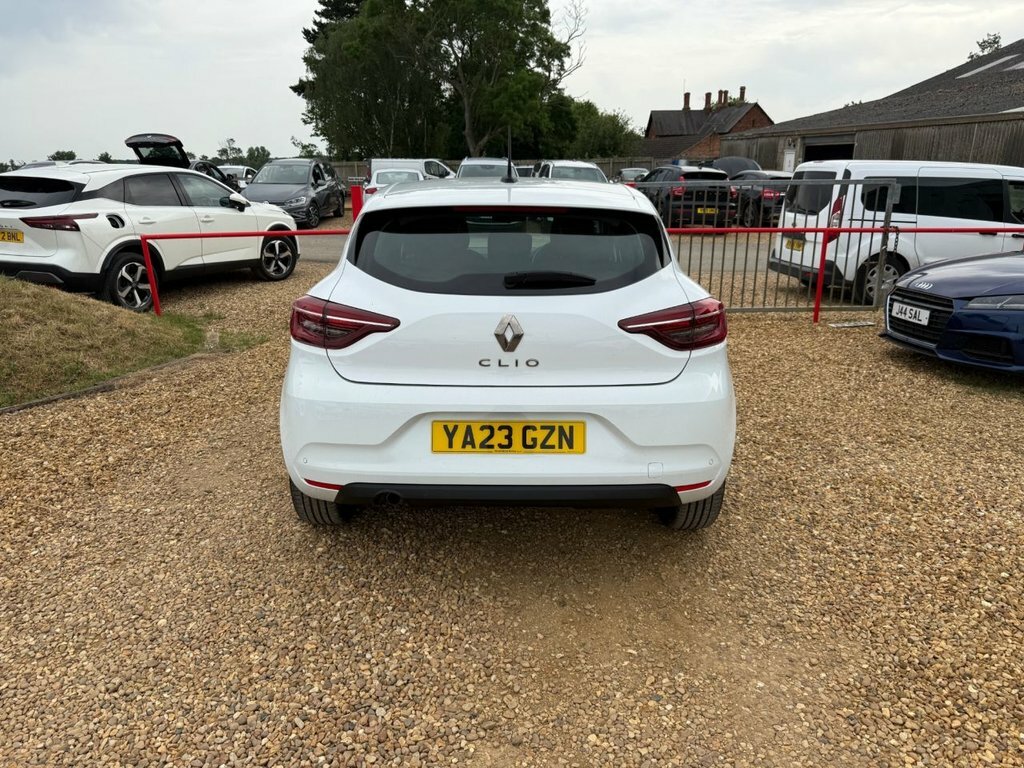 Renault Clio 1L Evolution YA23GZN White #6