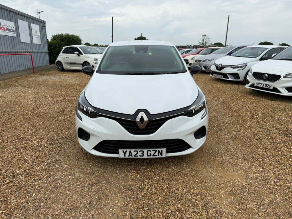Renault Clio 1L Evolution YA23GZN White #2
