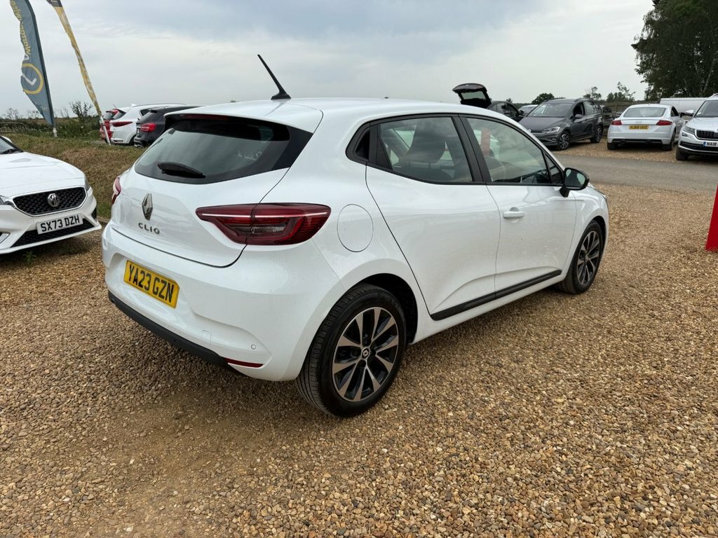 Renault Clio 1L Evolution YA23GZN White #3