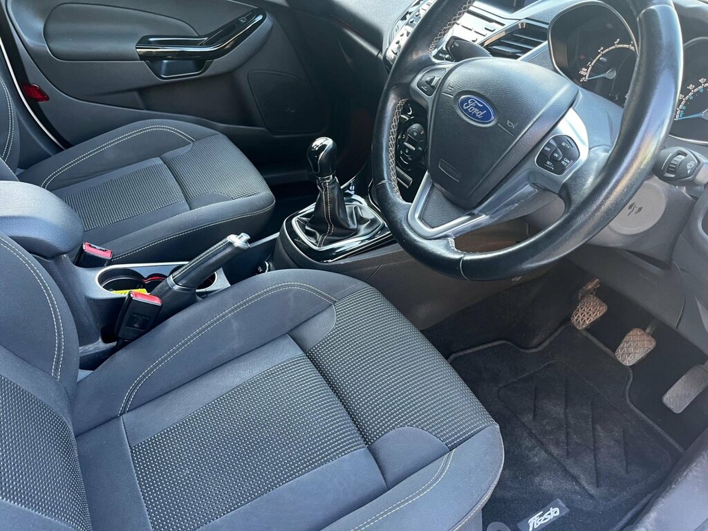 Ford Fiesta 1.0T Ecoboost Titanium Hatchback EO65KNL  #4