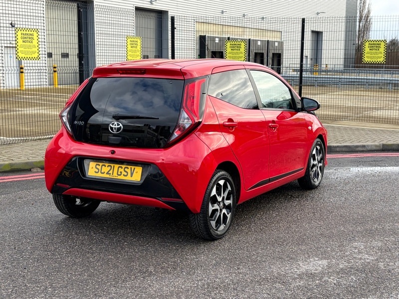 Toyota Aygo 1.0 Vvt-i X-trend Hatchback SC21GSV Red #4