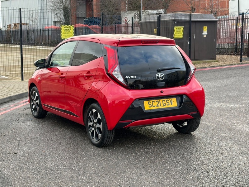 Toyota Aygo 1.0 Vvt-i X-trend Hatchback SC21GSV Red #2