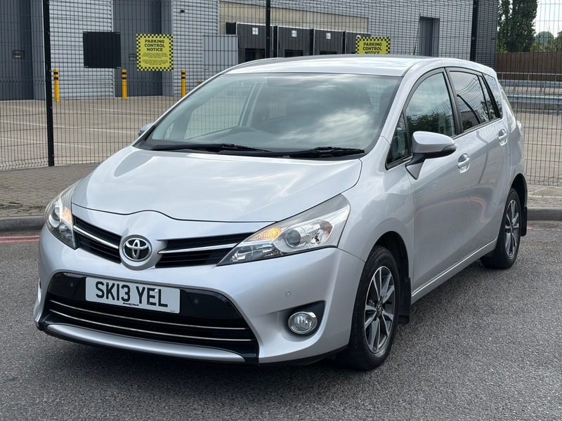 Toyota Verso D-4d Excel White #10