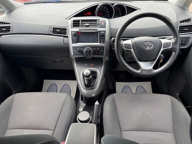 Toyota Verso D-4d Excel White #13