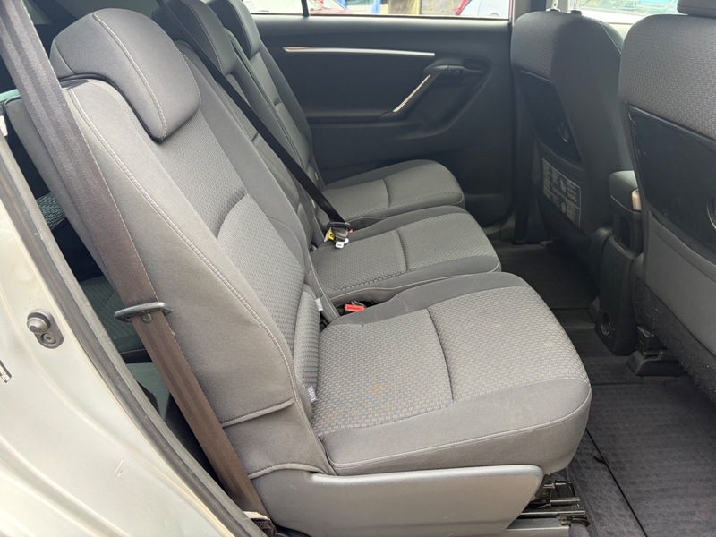 Toyota Verso D-4d Excel White #19