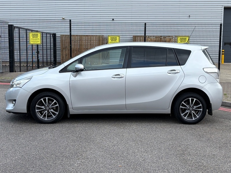 Toyota Verso D-4d Excel White #7
