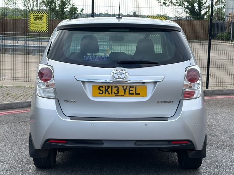 Toyota Verso 1.6 V-matic Icon Mpv Silver #6