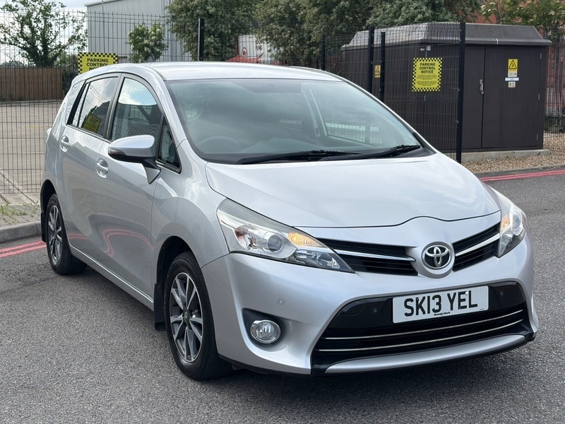 Toyota Verso D-4d Excel White #9