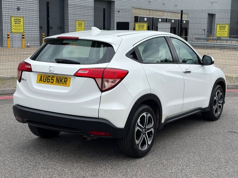 Honda Hr-V 1.5 I-vtec Se Suv White #2