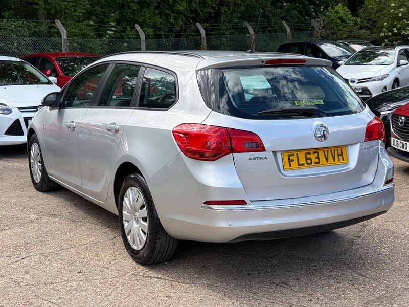 Vauxhall Astra 1.7 Cdti Ecoflex Exclusiv FL63VVH Silver #2