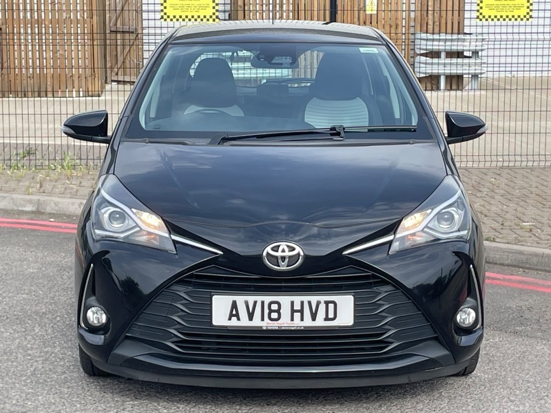 Toyota Yaris 1.5 Vvt-i Icon Hatchback AV18HVD Black #3