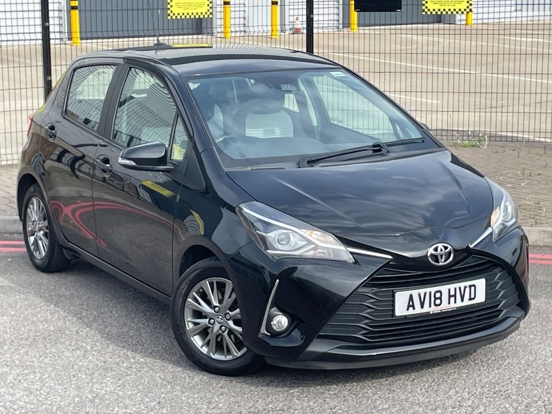 Toyota Yaris 1.5 Vvt-i Icon Hatchback AV18HVD Black #2