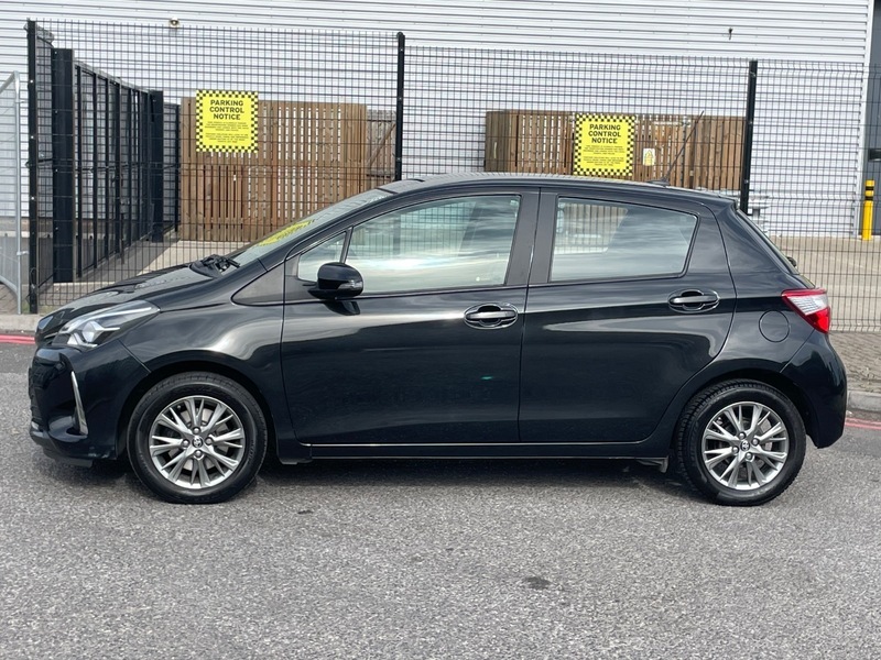 Toyota Yaris 1.5 Vvt-i Icon Hatchback AV18HVD Black #5