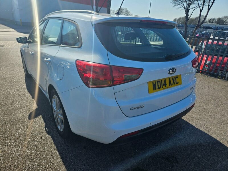 Kia Ceed 1.4-Ceed-vr7-5dr WD14AXC White #2