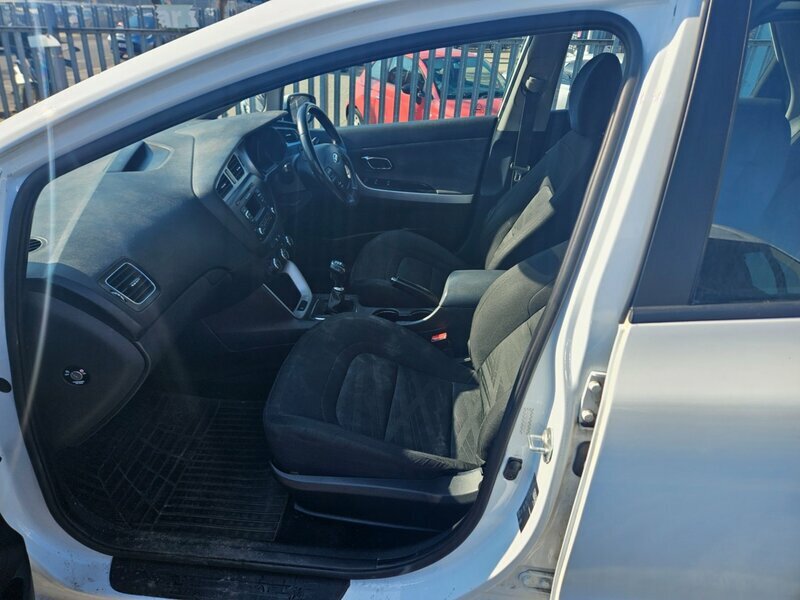Kia Ceed 1.4-Ceed-vr7-5dr WD14AXC White #3