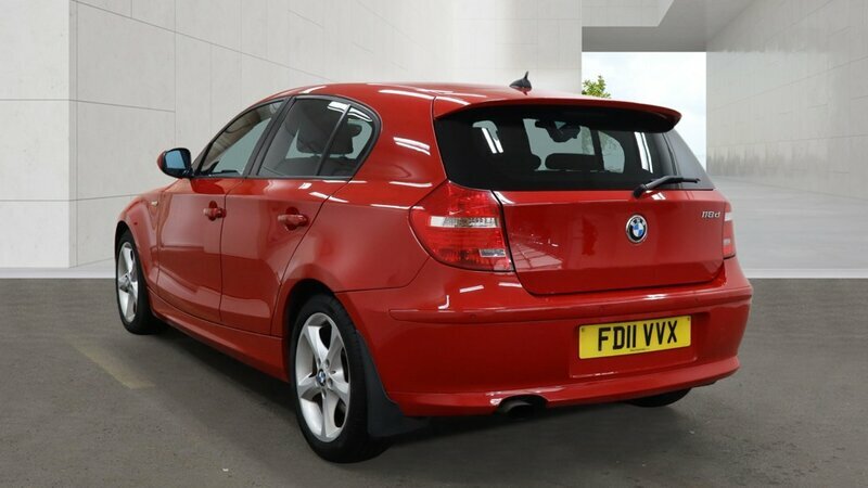 BMW 1 Series 2.0-118D-sport-5dr GY67FKO White #2