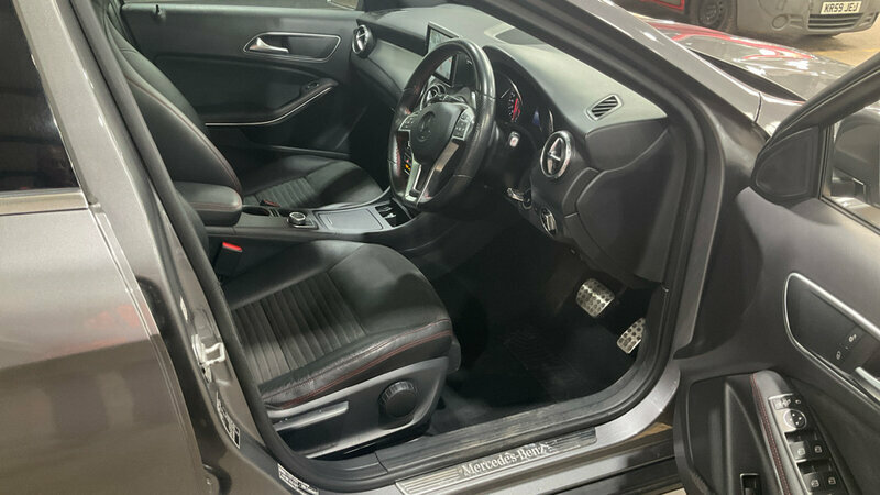 Mercedes-Benz GLA Class 2.1-gla-220-amg-line-premium-cdi-4matic-auto-5dr DK18LWO Red #3