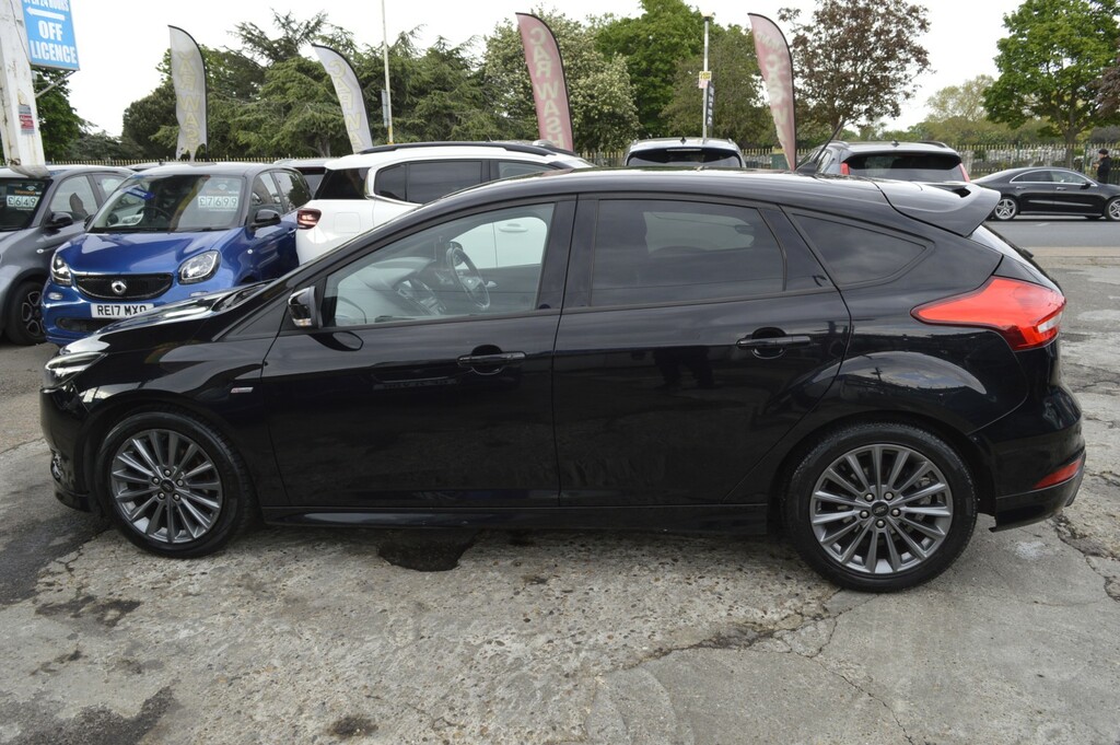 Ford Focus Hatchback 1.0 T Ecoboost St-line 2017 MW17LBA Black #5